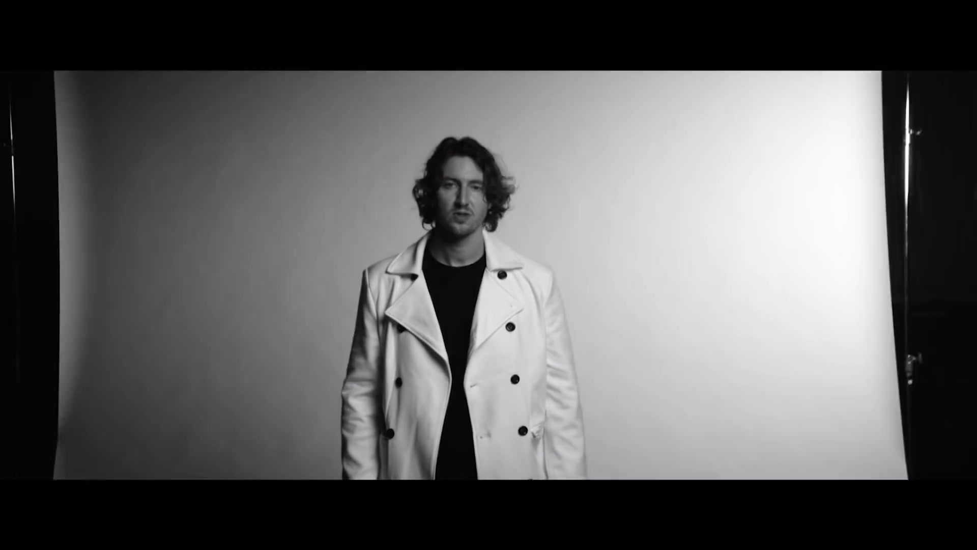 Dean Lewis - Looks Like Me